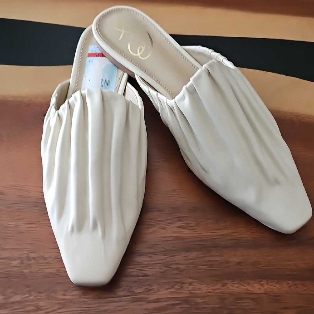 Sam Edelman Cecilia Pleated Leather Mules. NWT. Sz 8.5